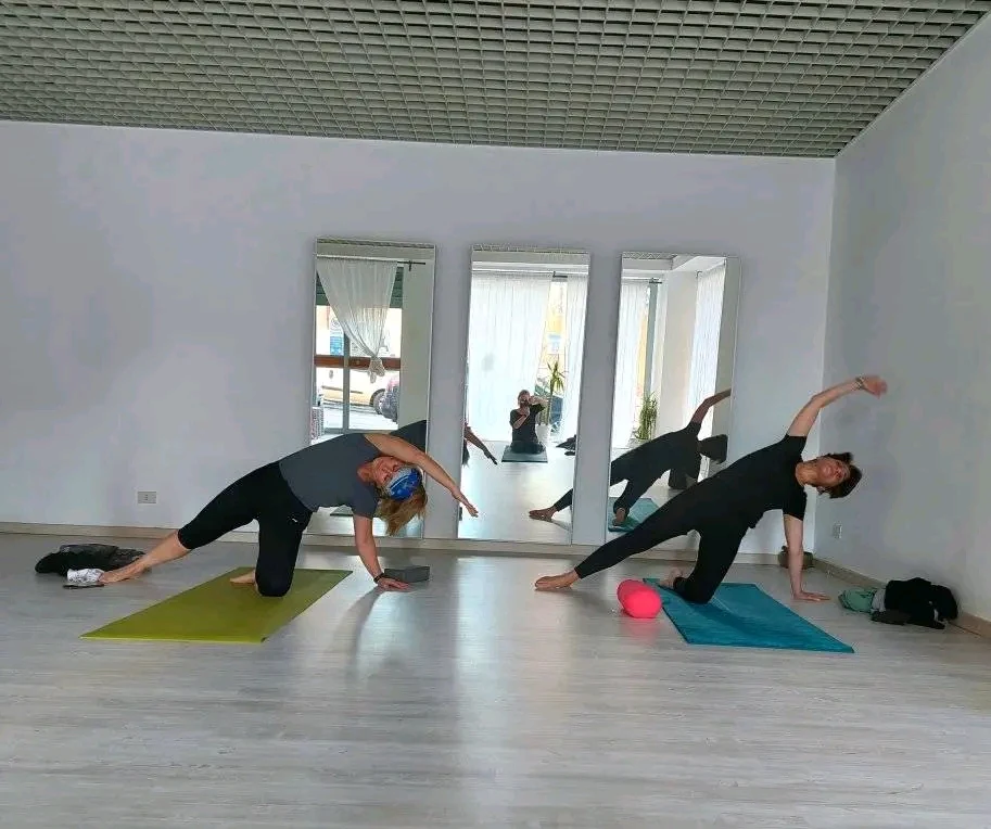 Pratica di Vinyasa Yoga ad Albano Laziale